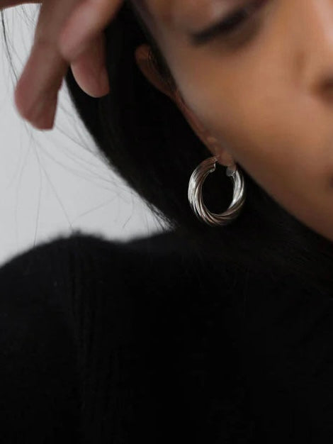 Calas Sterling Hoops | Lisbeth