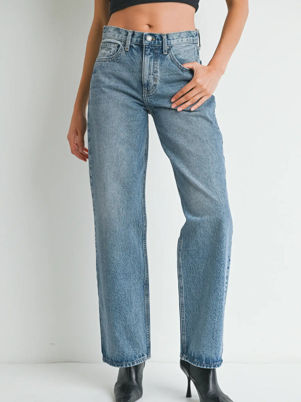 Relaxed Straight Jeans