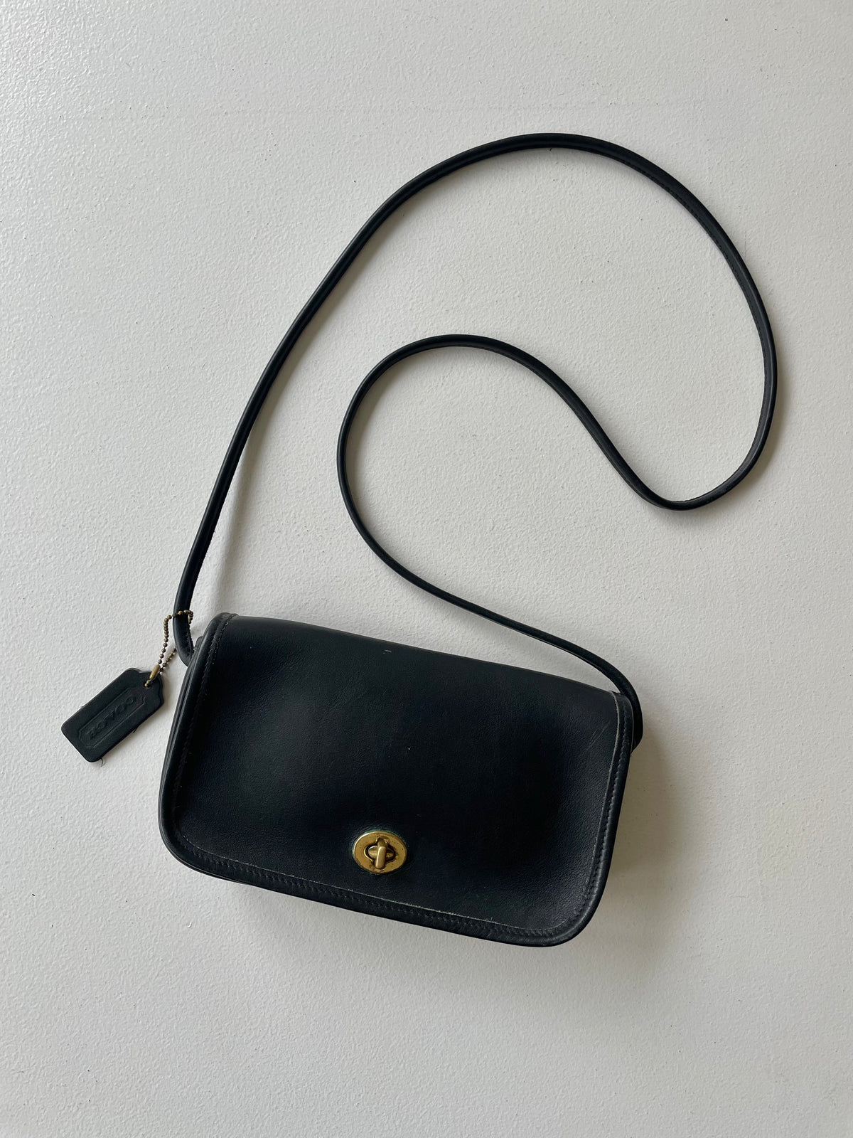 Vintage Coach Dinky Bag | 1980s – DEAR GOLDEN