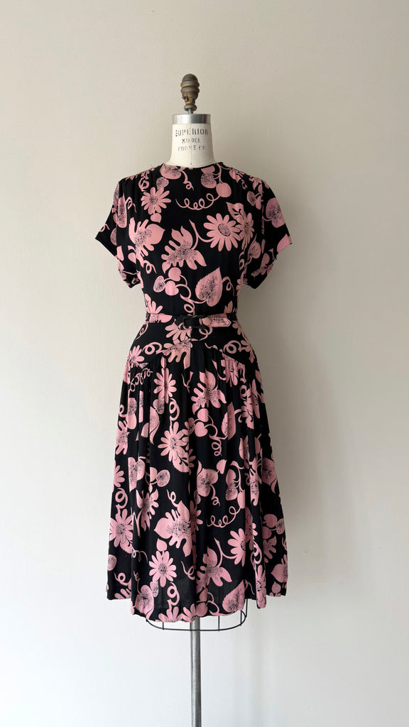 Illustrated Silhouette Dress | 1940s