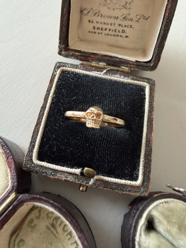 10K Solitary Skull Ring