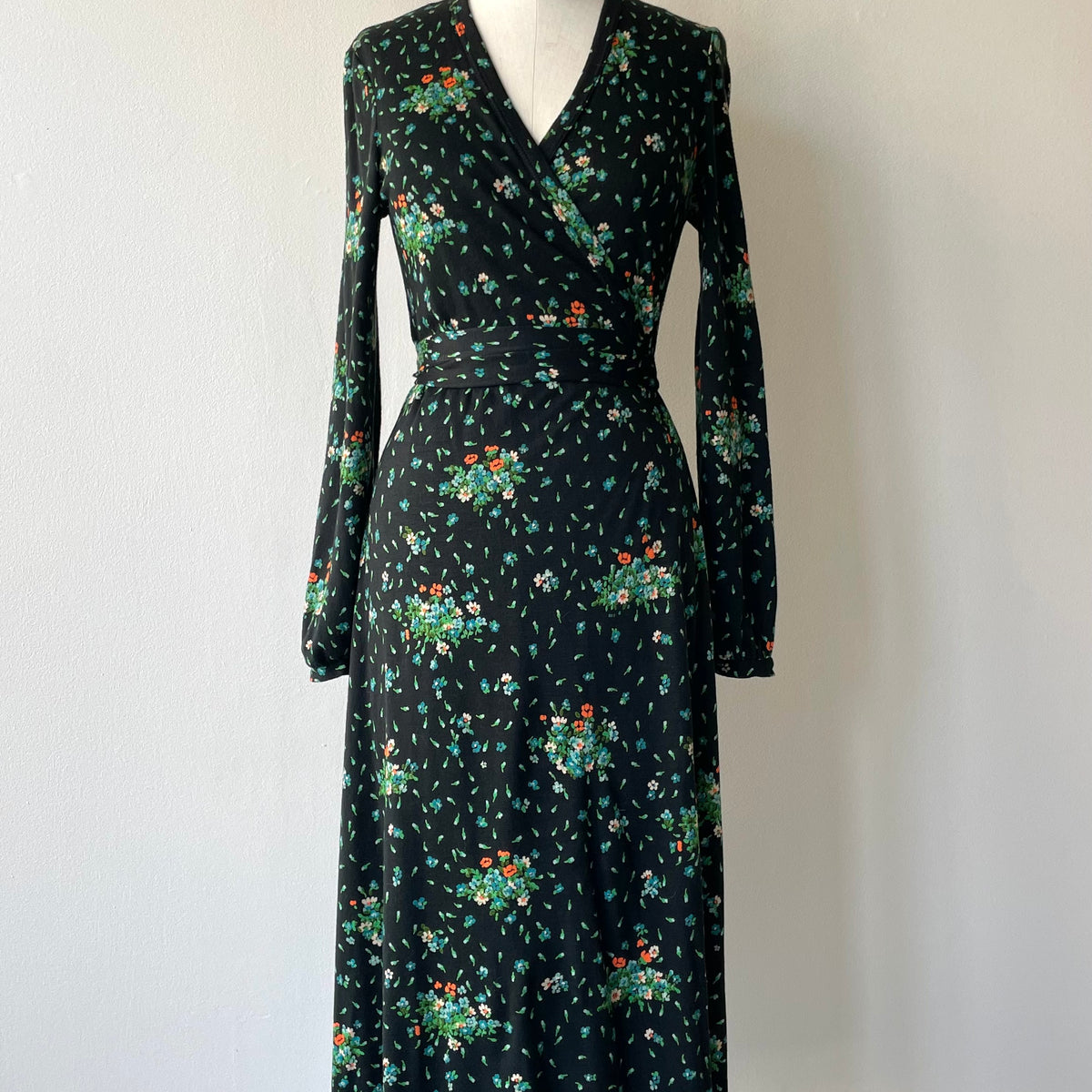diane von furstenberg wrap dress 70s Diane Von Furstenberg Wrap Dress