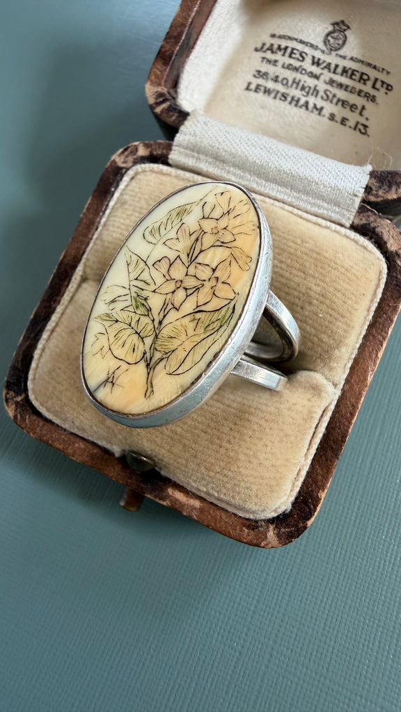 Floral Scrimshaw Ring | 1970s