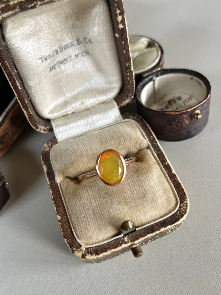 Vintage 9K Gold Fire Opal Ring