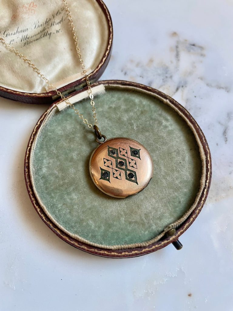 Victorian Double-sided Locket – DEAR GOLDEN - Main Image