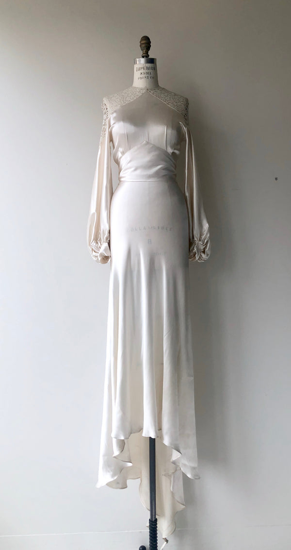 The Pearl 1930s Wedding Gown
